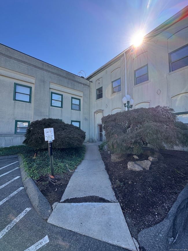 21 Judd Square unit 21, Wallingford, CT 06492 - photo 3