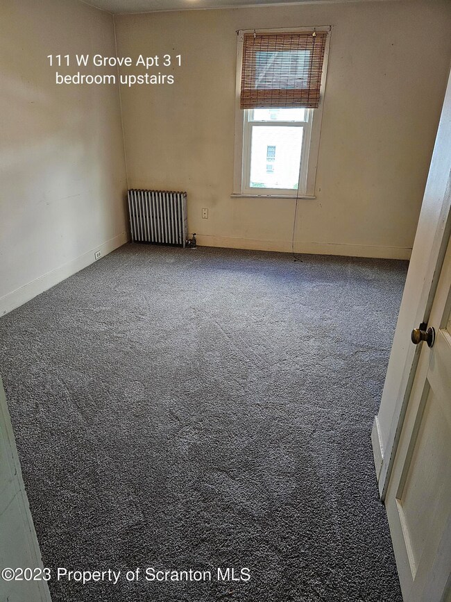 111 Apt 1 W Grove St, Dunmore, PA 18509 - photo 6