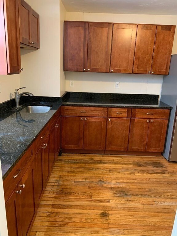 32 Swift St, Lowell, MA 01852 - photo 5