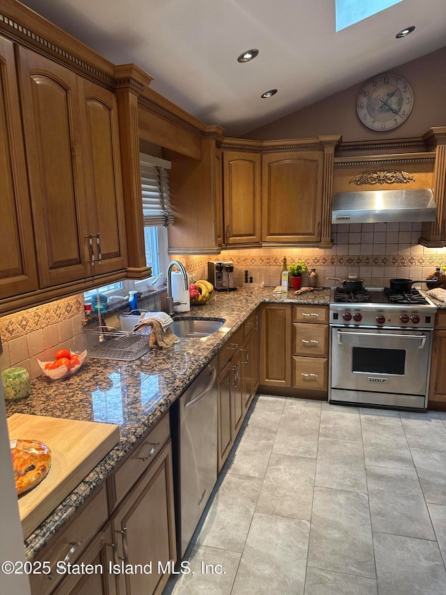 3 Bombay St, Staten Island, NY 10309 - photo 6