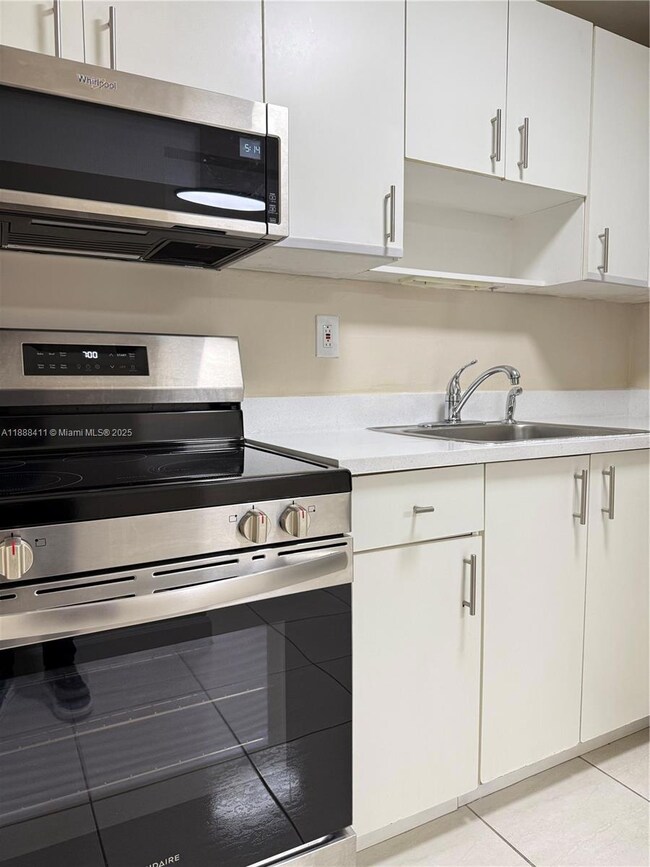 1725 W 60th St unit F105, Hialeah, FL 33012 - photo 6