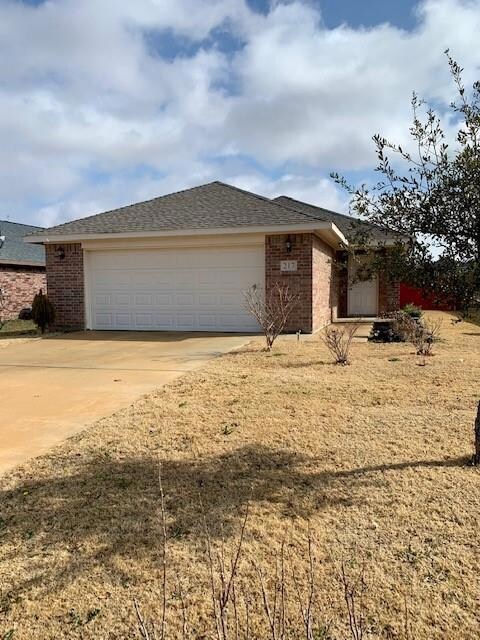 217 Candlewood Cir, Gainesville, TX 76240 - photo 3