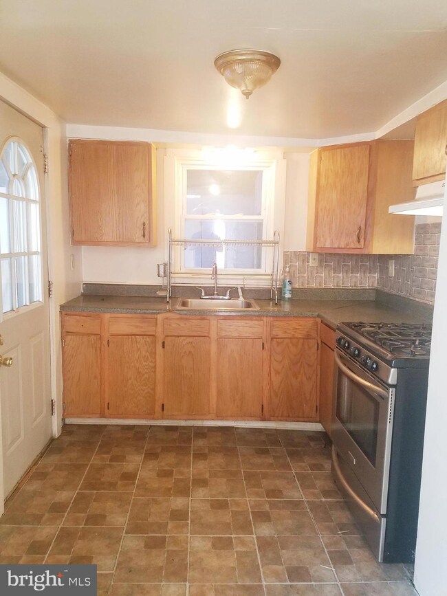 516 Minor St, Reading, PA 19602 - photo 6