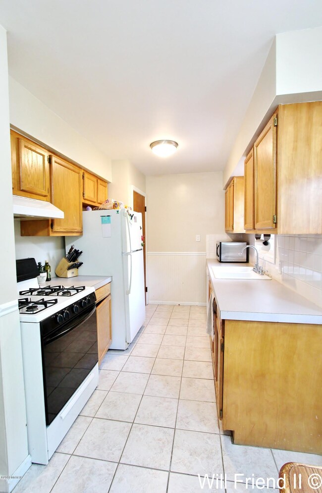 1108 Dorroll St NE, Grand Rapids, MI 49505 - photo 5