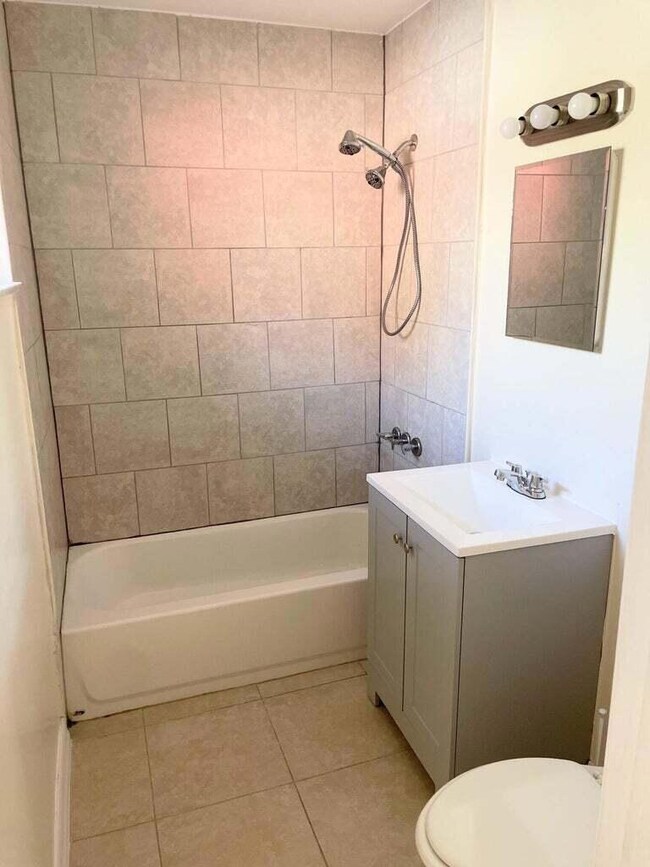 1029 S D St unit 2, Lake Worth, FL 33460 - photo 7