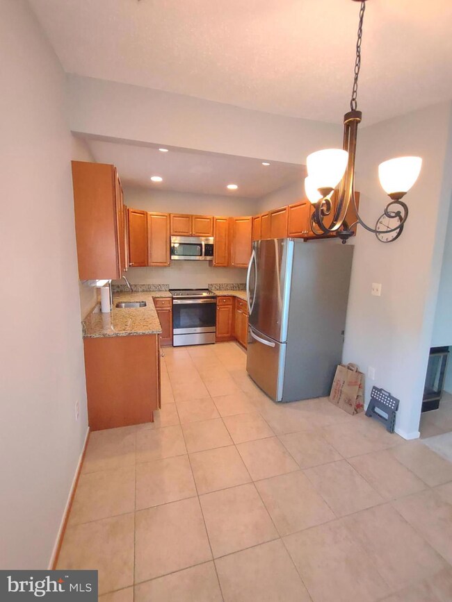 11037B Villaridge Ct unit 11037B, Reston, VA 20191 - photo 7