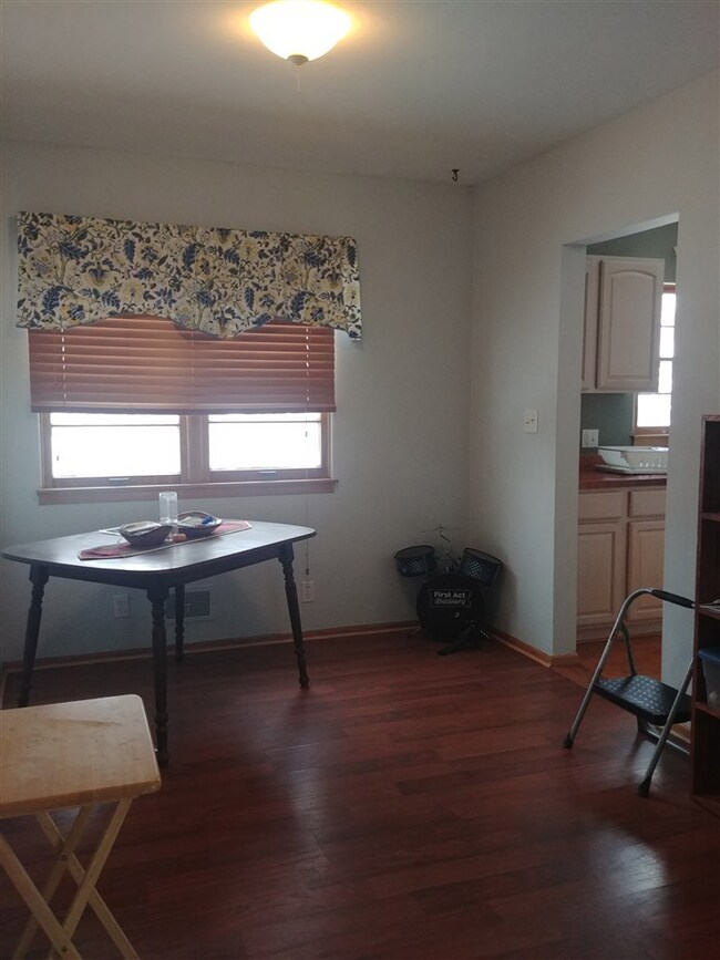 2109 Ashland Ave, Cedar Falls, IA 50613 - photo 5