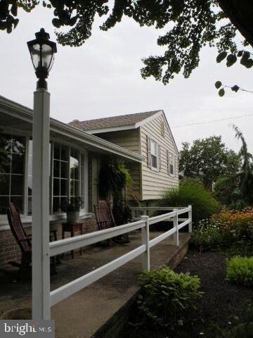 340 E Conestoga St, New Holland, PA 17557 - photo 2