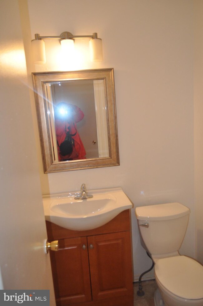 9302 Jarrett Ct, Montgomery Village, MD 20886 - photo 6