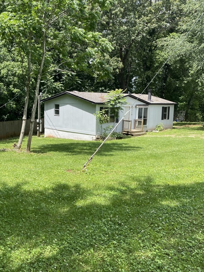 119 S Riverside Dr, McMinnville, TN 37110 - photo 2