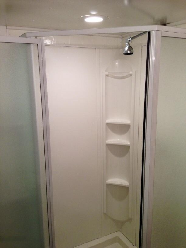 204 4th studio shower