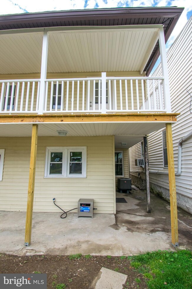 119 N Church St, Waynesboro, PA 17268 - photo 2