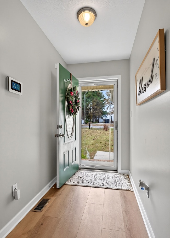 75 Cedar Crest Cir, McMinnville, TN 37110 - photo 3