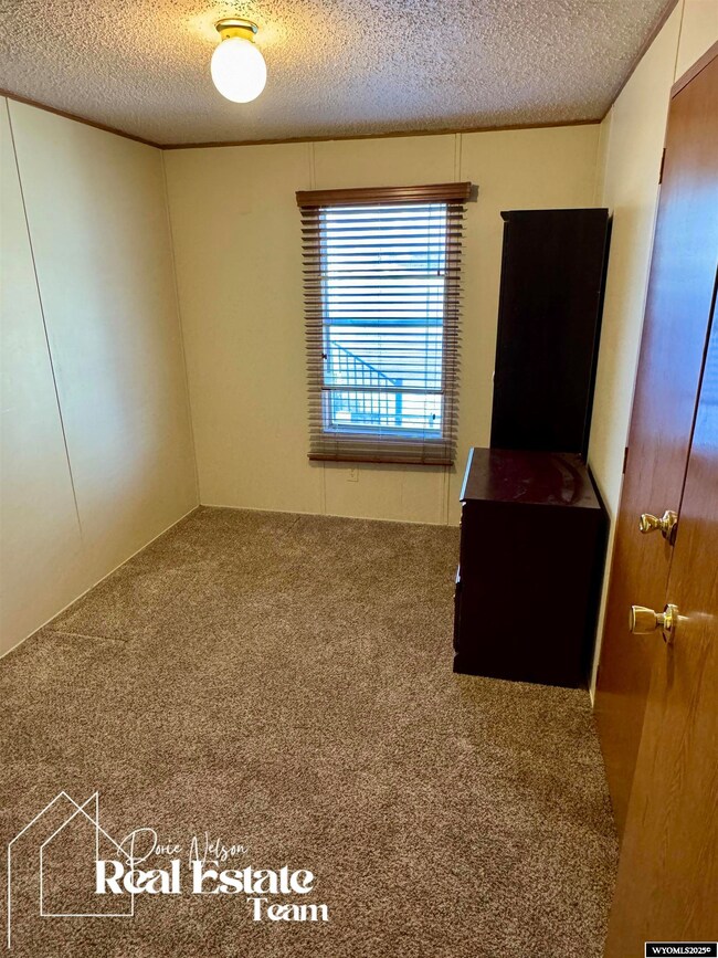 2082 E 1st Ln, Casper, WY 82609 - photo 4