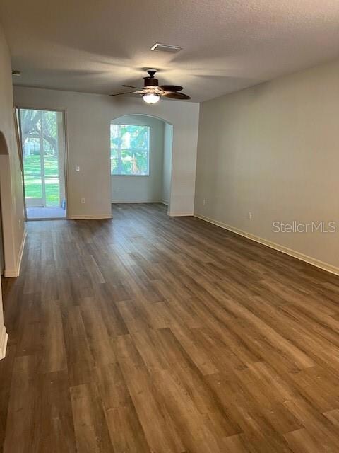 1140 Hillhurst Dr, Wesley Chapel, FL 33543 - photo 5