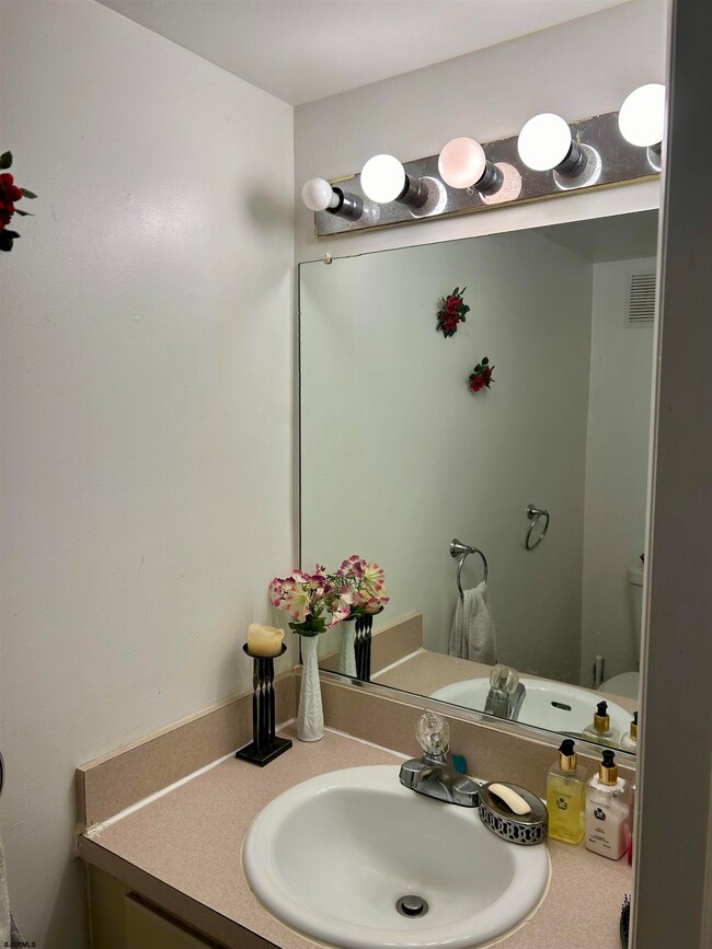 5 Oyster Bay Rd unit B, Absecon, NJ 08201 - photo 5