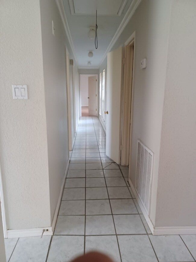 4802 Algernon Dr, Spring, TX 77373 - photo 6