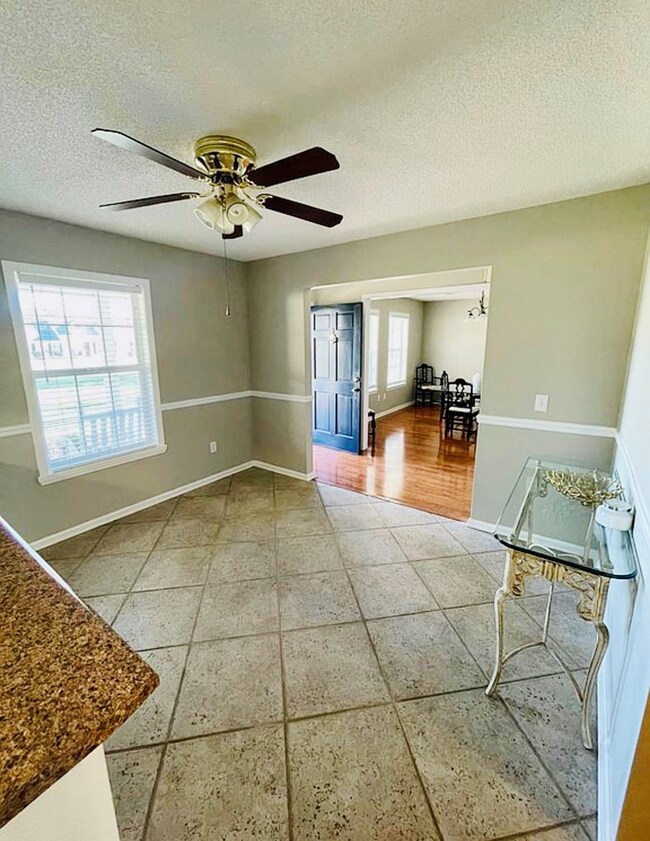 300 Forest Hills Dr, Douglas, GA 31535 - photo 4