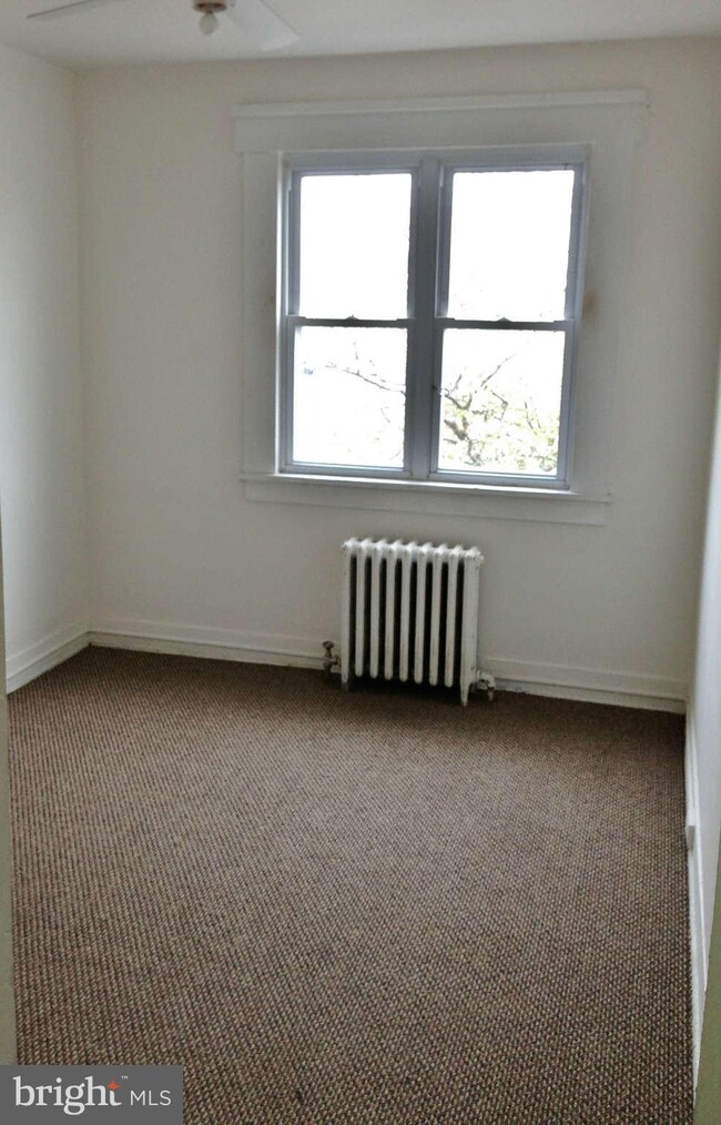 4126 Edmondson Ave, Baltimore, MD 21229 - photo 6