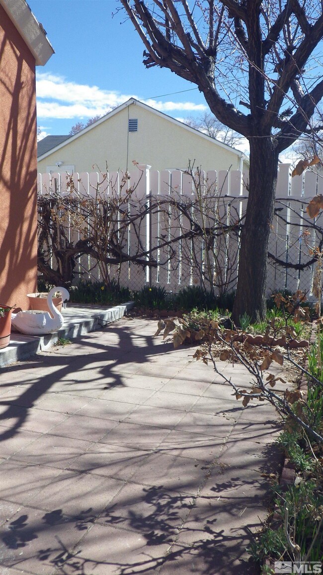 1035 Lay St, Winnemucca, NV 89445 - photo 2