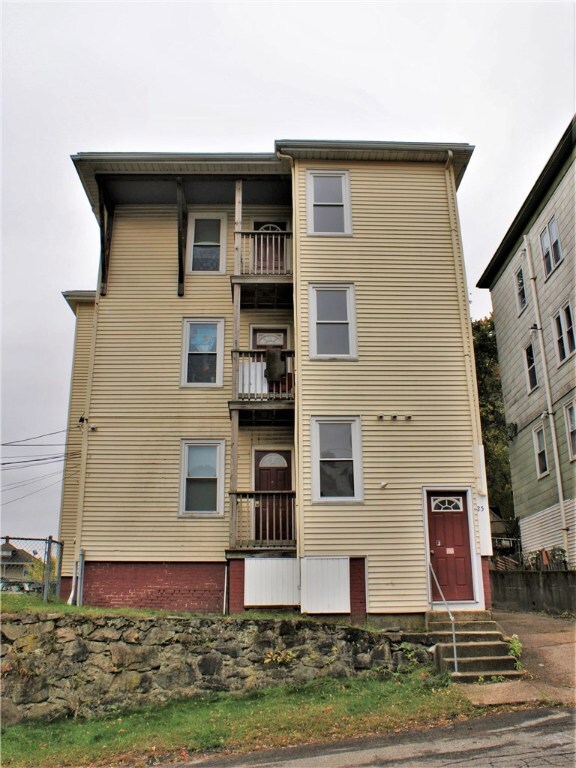 25 Laundry St, Woonsocket, RI 02895 - photo 3