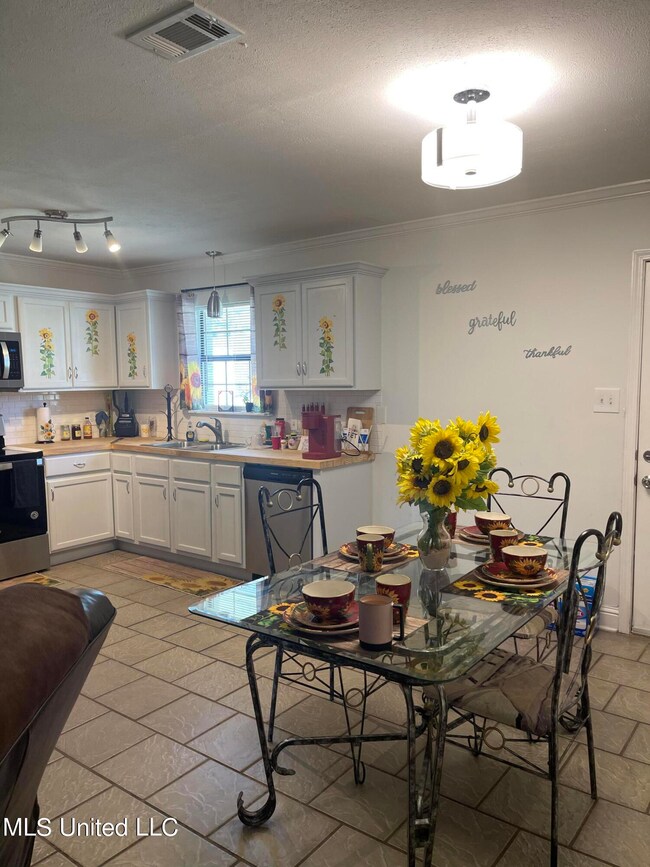 F8045F28-0E4E-40DA-96A9-3E363E77877F