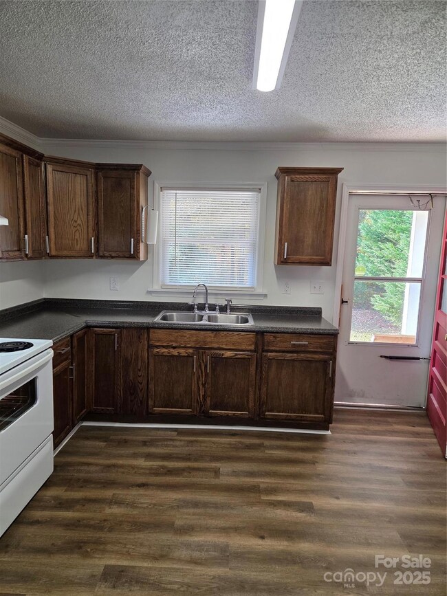 502 Short St, Stanley, NC 28164 - photo 5