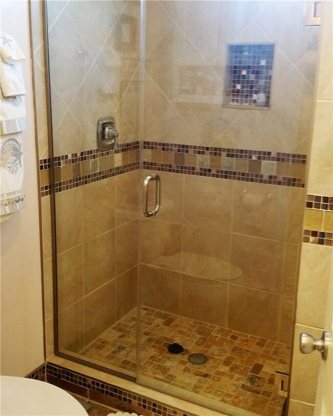 Main bathroom, fully remodeled!