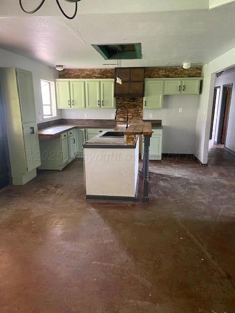 Cliffside_kitchen