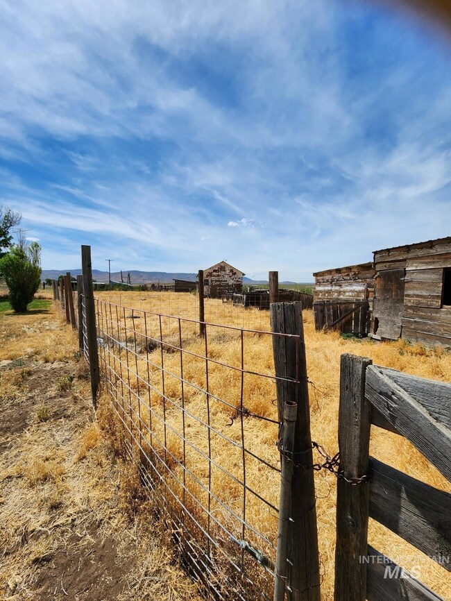 2712 13th Ave, Jamieson, OR 97909 - photo 4