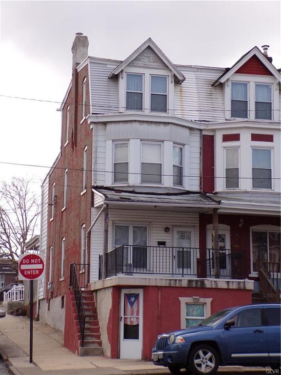 738 Saint John St, Allentown, PA 18103 - photo 2