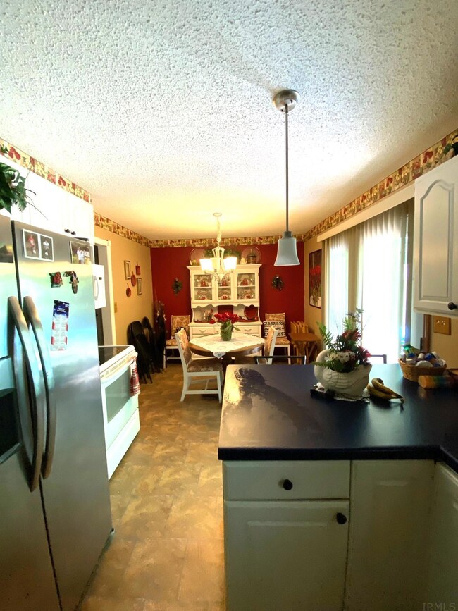 546 10th St NW, Linton, IN 47441 - photo 7