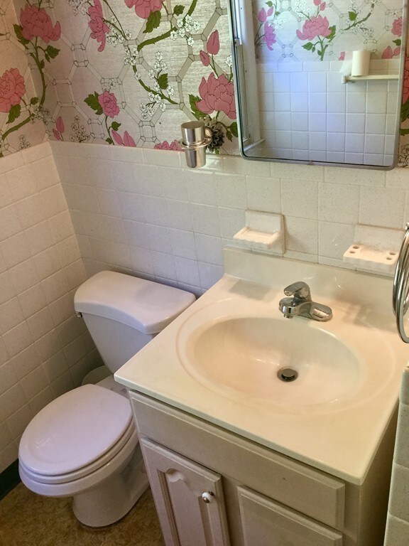 72 Woodland St, Holyoke, MA 01040 - photo 5