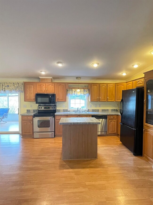 3 Temple Dr, Rochester, NH 03868 - photo 3