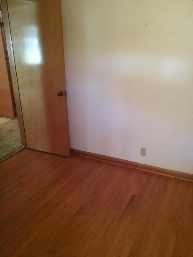 1133 Jefferson St, Bucyrus, OH 44820 - photo 4