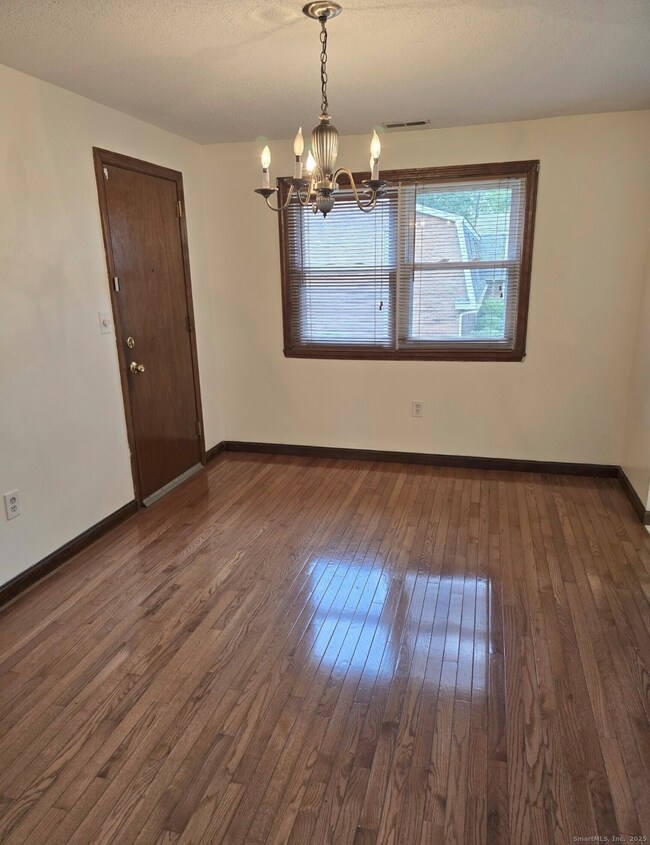 338 Dunfey Ln unit D, Windsor, CT 06095 - photo 3