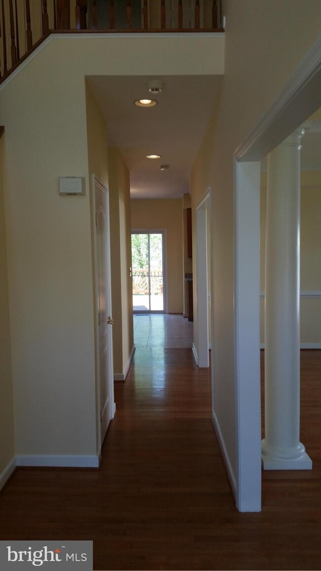 12972 Torchlight Dr, Woodbridge, VA 22193 - photo 4