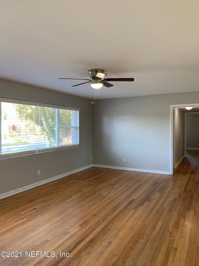 2245 Belinda Cir, Jacksonville, FL 32216 - photo 4