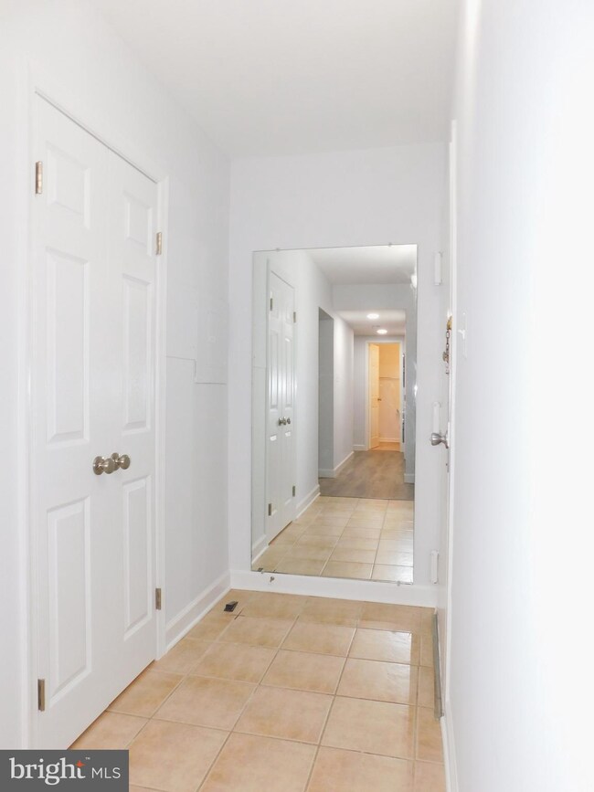 11601 Stoneview Square unit 11C, Reston, VA 20191 - photo 2