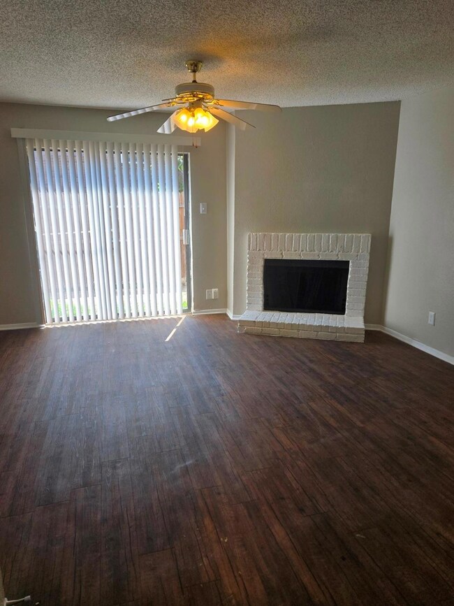 8109 Silver Creek Rd unit C, Fort Worth, TX 76108 - photo 3