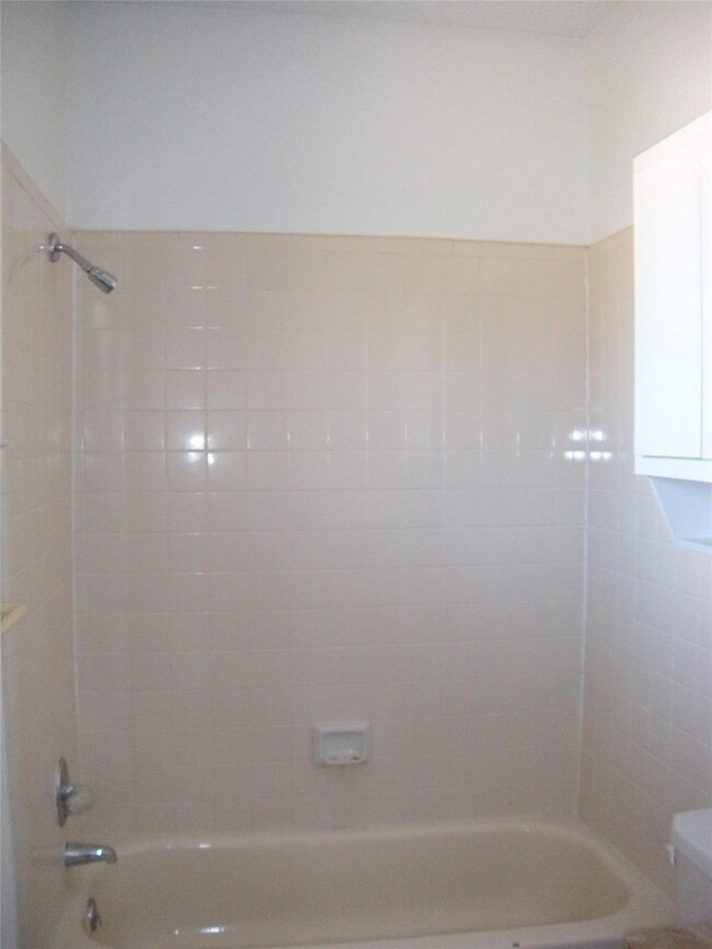 3000 Guadalupe St unit 101, Austin, TX 78705 - photo 6