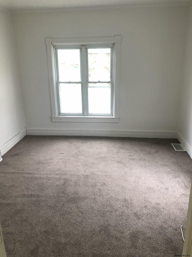 80 Lawrence St, Glens Falls, NY 12801 - photo 5