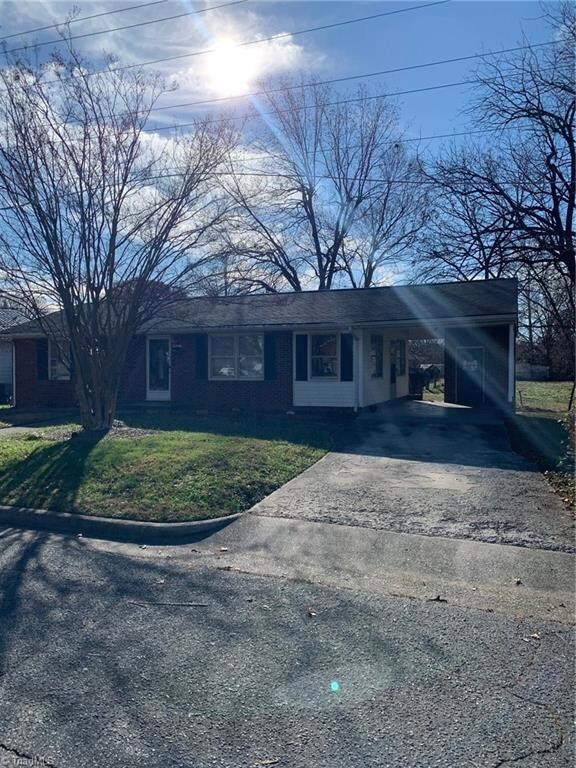 811 Dixon Ave, Asheboro, NC 27203 - photo 2