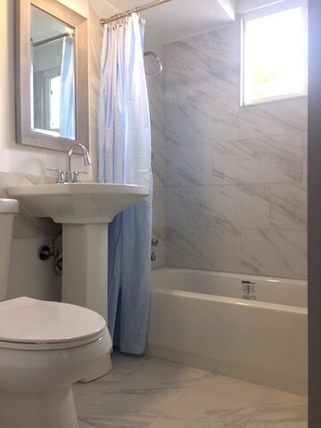 107 Siesta Rd, Carpentersville, IL 60110 - photo 5