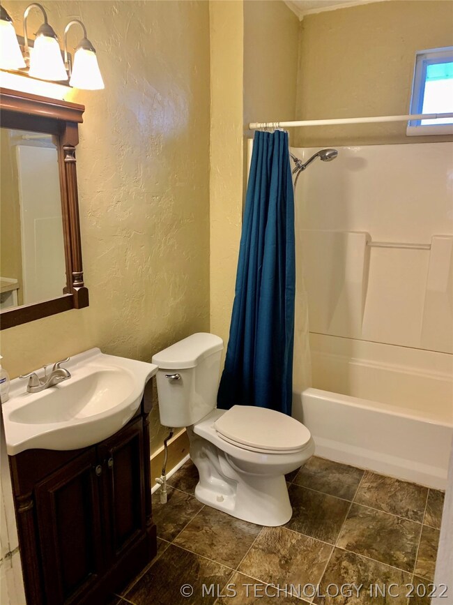 108 E 16th St, Ada, OK 74820 - photo 7