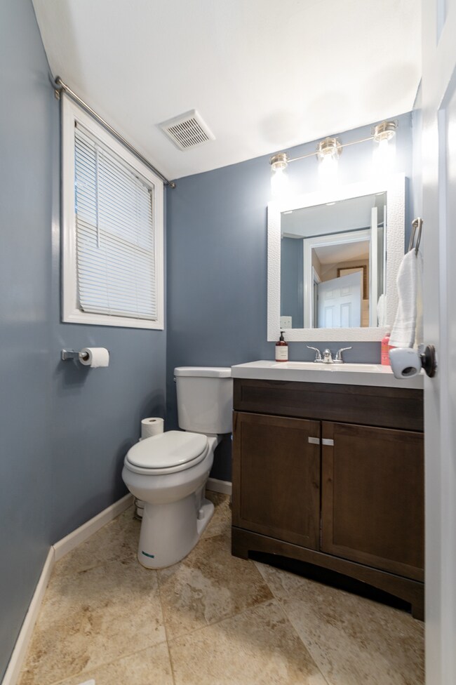1/2 Bath
