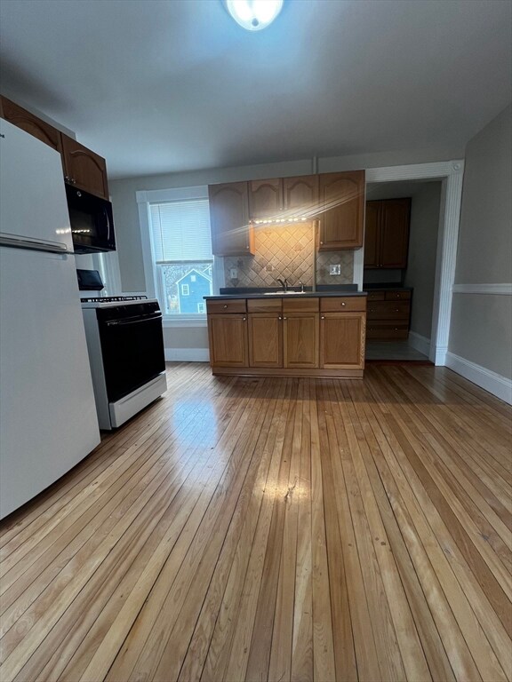 34 School St unit 2, Danvers, MA 01923 - photo 6