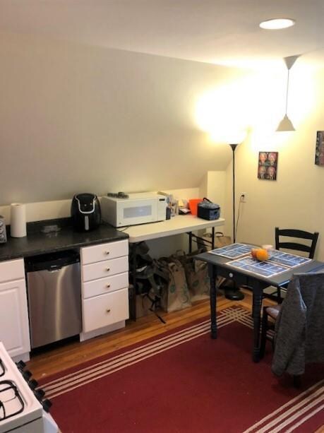 193 Power St unit 2 R, Providence, RI 02906 - photo 4