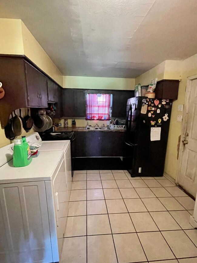 601 N Breckenridge St, Ennis, TX 75119 - photo 3