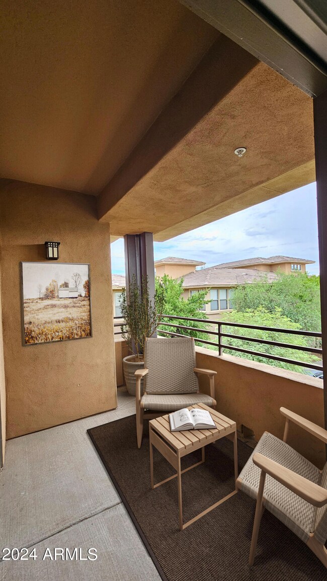 Patio (Virtually Staged)